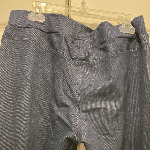 Guess Jean-Look Legging - Picture 7 of 9